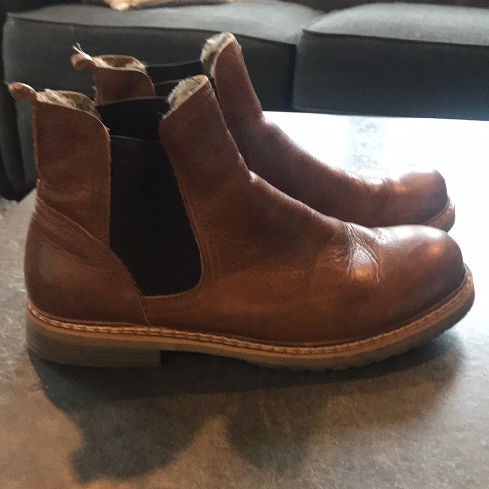 Blundstone style boots